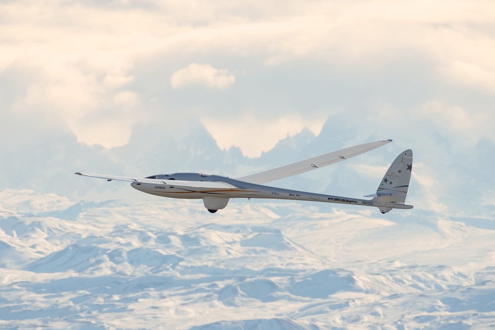 Airbus Perlan Mission II stellt mit über 62.000 Fuß Höhe den zweiten Höhenweltrekord auf und passiert Armstrong Grenze